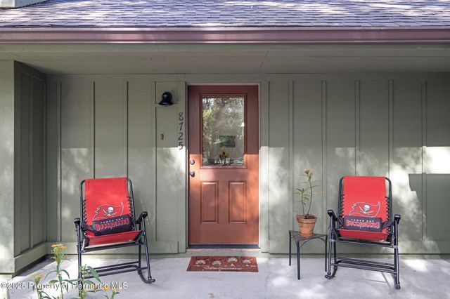 8725 Quail Run Drive, Wesley Chapel, FL 33544