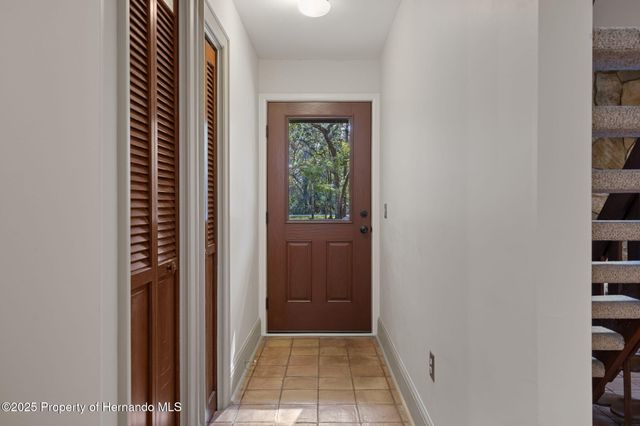 8725 Quail Run Drive, Wesley Chapel, FL 33544