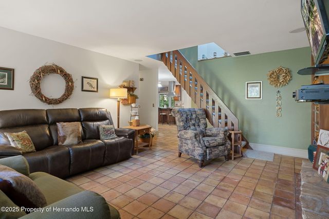 8725 Quail Run Drive, Wesley Chapel, FL 33544