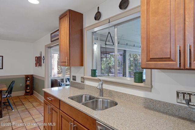 8725 Quail Run Drive, Wesley Chapel, FL 33544