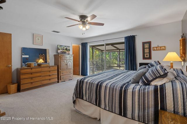 8725 Quail Run Drive, Wesley Chapel, FL 33544