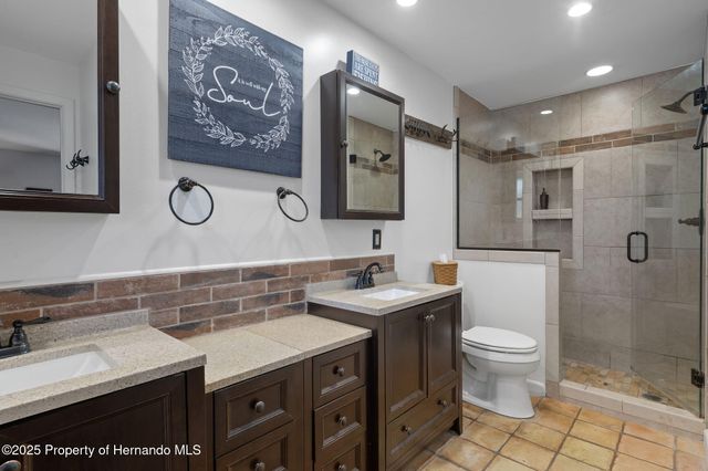 8725 Quail Run Drive, Wesley Chapel, FL 33544