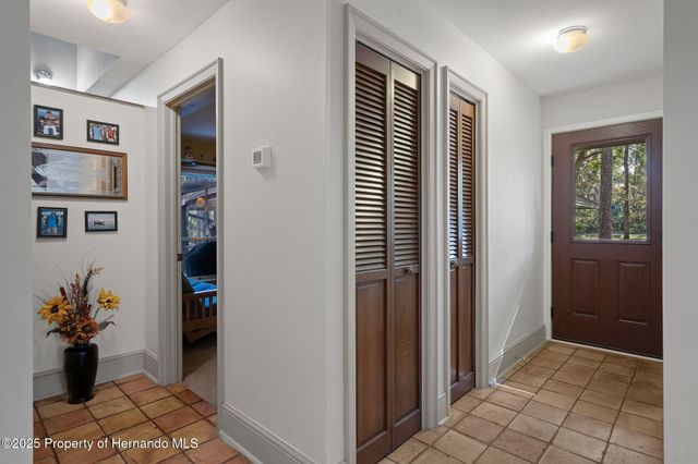 8725 Quail Run Drive, Wesley Chapel, FL 33544