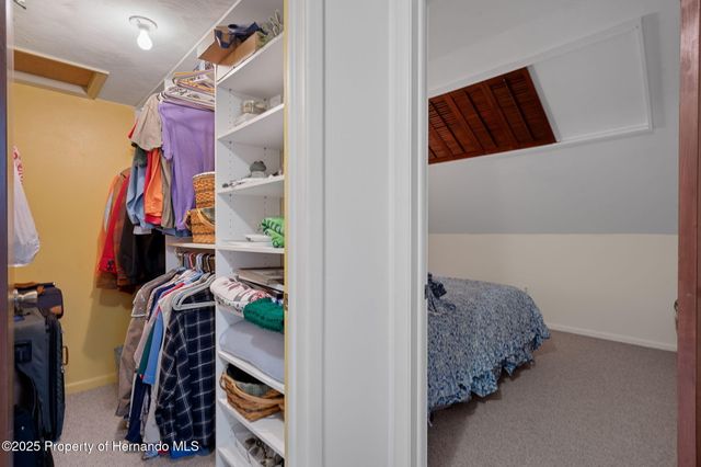 8725 Quail Run Drive, Wesley Chapel, FL 33544