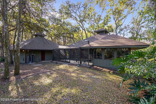 8725 Quail Run Drive, Wesley Chapel, FL 33544