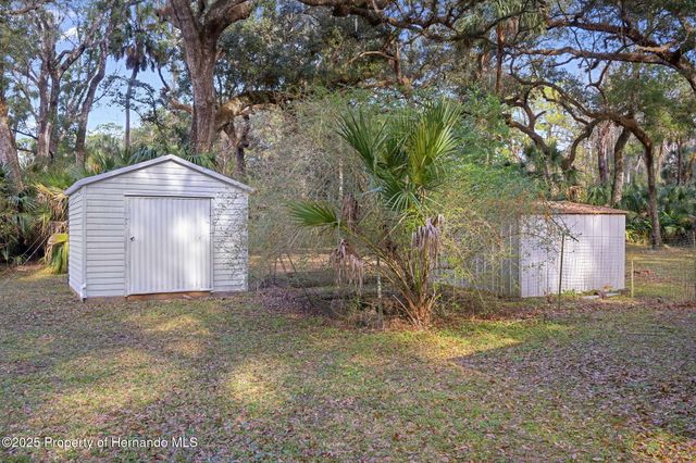 8725 Quail Run Drive, Wesley Chapel, FL 33544