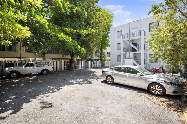 1563 SW 2nd St 8, Miami, FL 33135