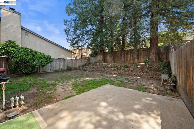 1324 Almondwood Dr, Antioch, CA 94509