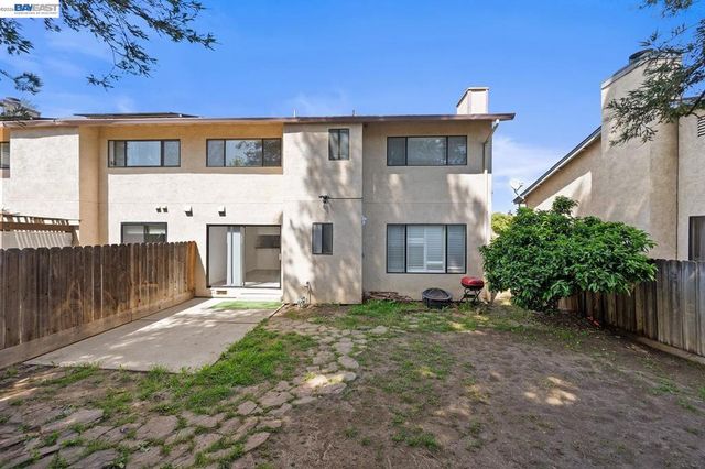 1324 Almondwood Dr, Antioch, CA 94509
