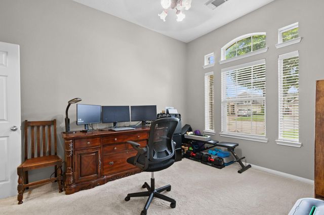2410 Avalon Trace Lane, Pearland, TX 77581