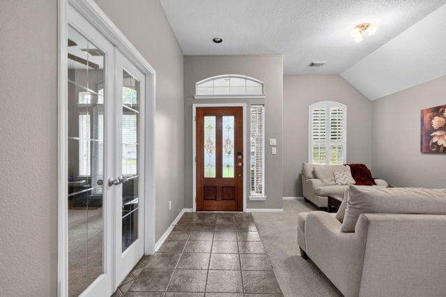 2410 Avalon Trace Lane, Pearland, TX 77581