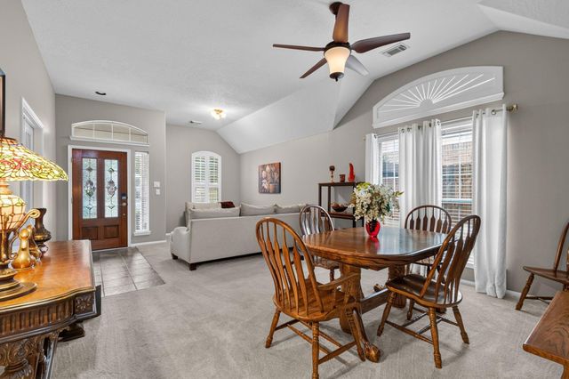 2410 Avalon Trace Lane, Pearland, TX 77581