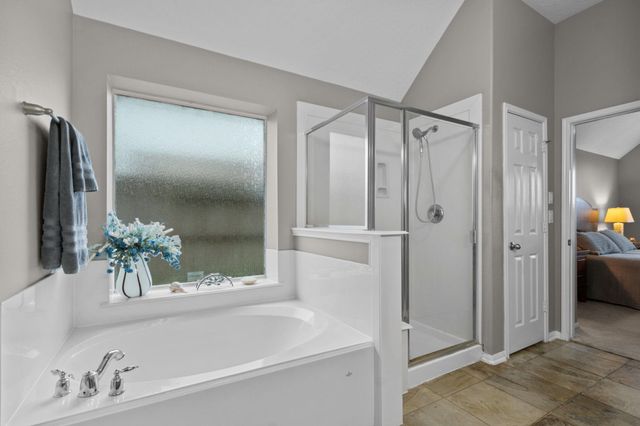 2410 Avalon Trace Lane, Pearland, TX 77581