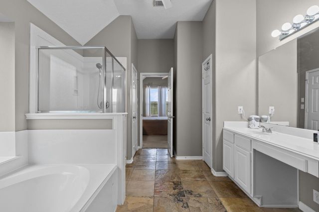 2410 Avalon Trace Lane, Pearland, TX 77581