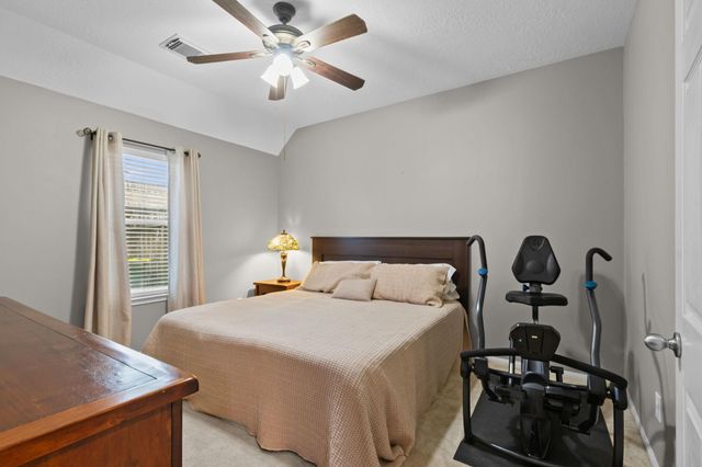 2410 Avalon Trace Lane, Pearland, TX 77581