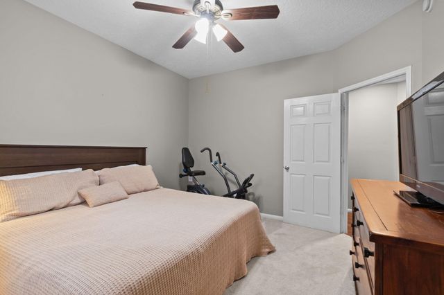 2410 Avalon Trace Lane, Pearland, TX 77581