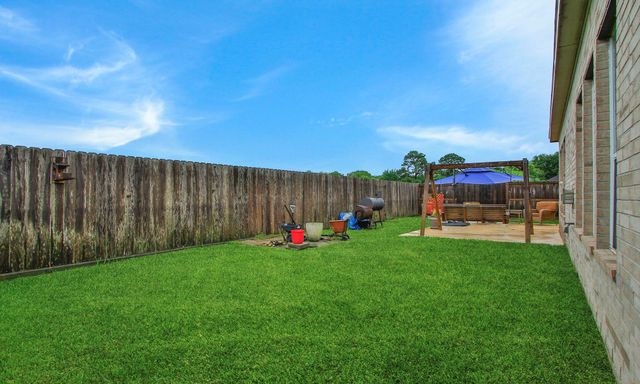 2410 Avalon Trace Lane, Pearland, TX 77581
