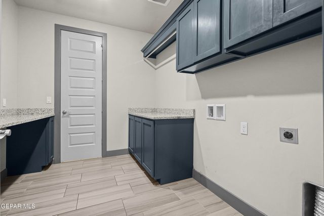 7379 MULE TEAM Drive, El Paso, TX 79911