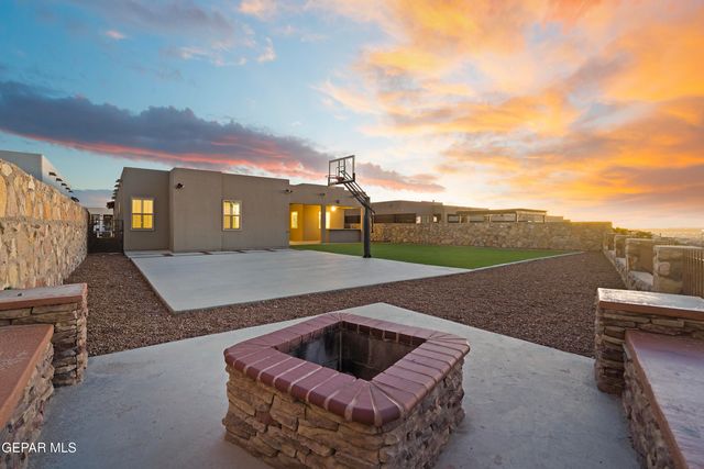 7379 MULE TEAM Drive, El Paso, TX 79911