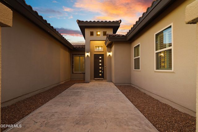 7379 MULE TEAM Drive, El Paso, TX 79911