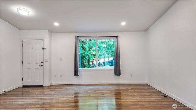 22470 Sunridge Way NE, Poulsbo, WA 98370