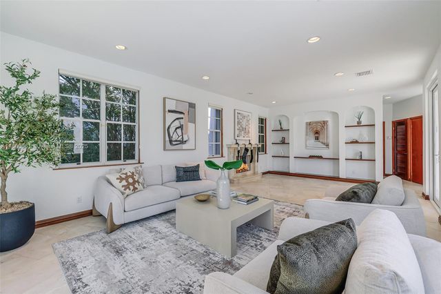 184 Paloma Dr, Coral Gables, FL 33143