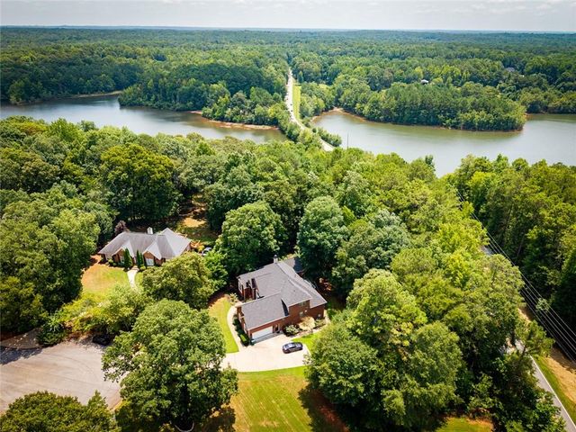 12426 Edgewater Drive, Hampton, GA 30228