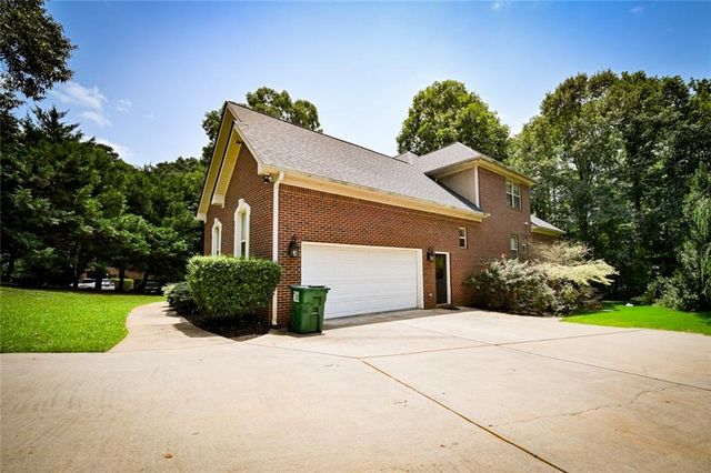 12426 Edgewater Drive, Hampton, GA 30228