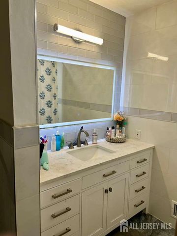 214 Gambocz Court, South Brunswick, NJ 08852