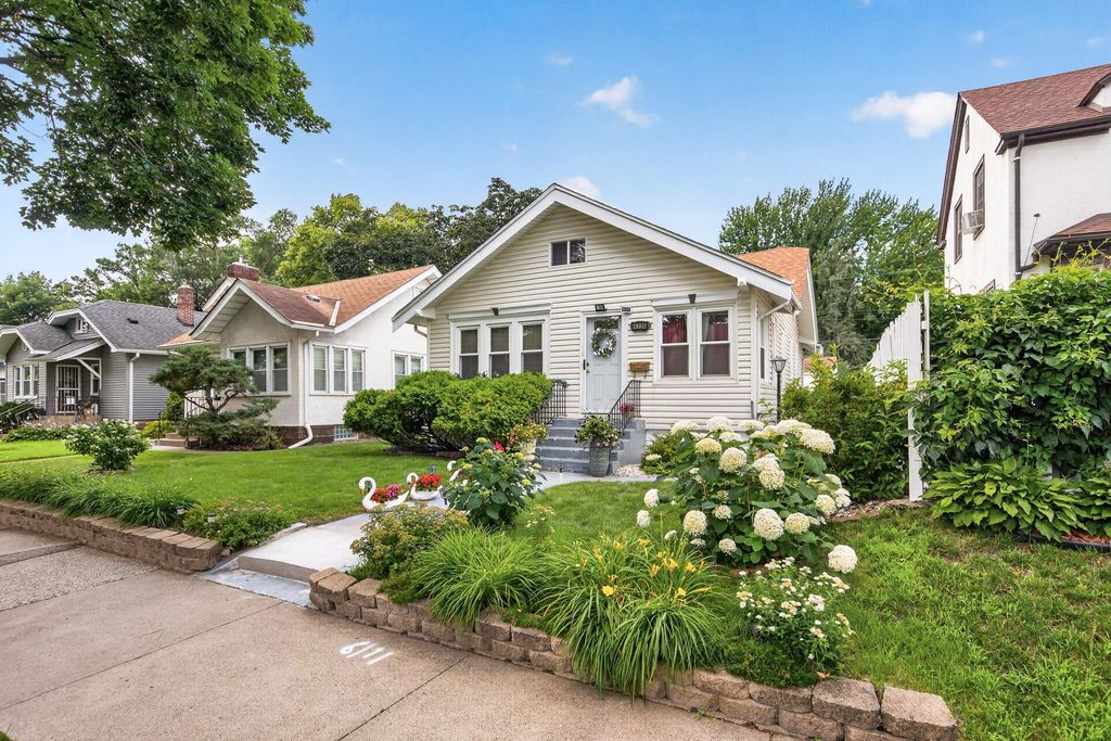 4224 Stevens Avenue, Minneapolis, MN 55409 — exterior