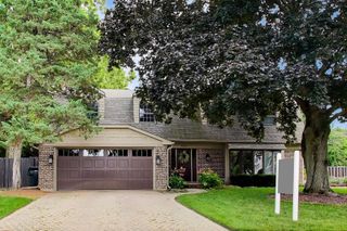 808 Dawes Street, Libertyville, IL 60048