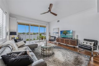 9566 Gulf Shore DR 201, Naples, FL 34108