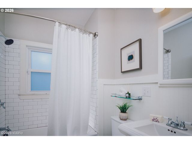 1253 N Baldwin St, Portland, OR 97217