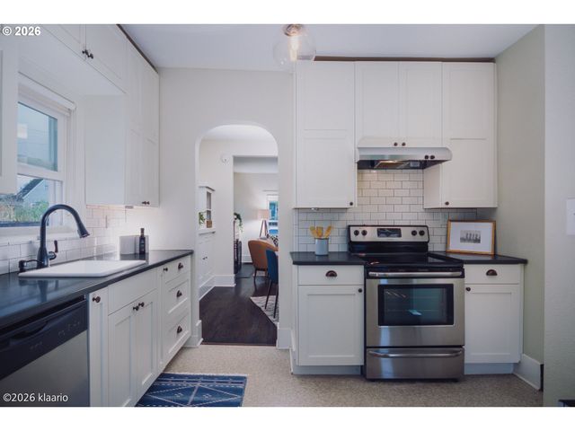 1253 N Baldwin St, Portland, OR 97217