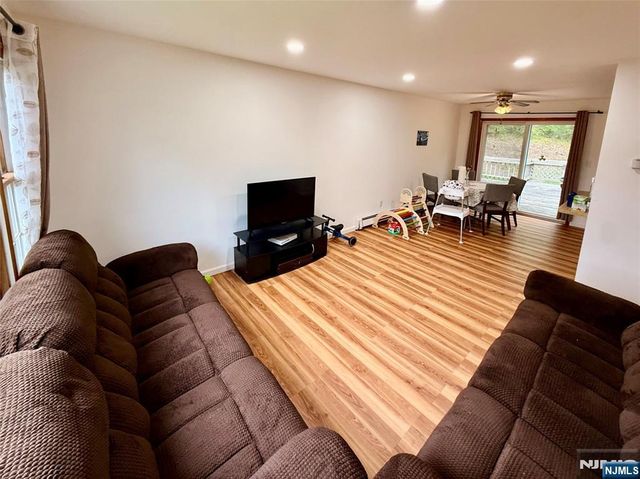 154 Cork Hill, Franklin, NJ 07416