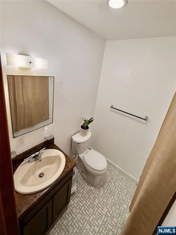 154 Cork Hill, Franklin, NJ 07416