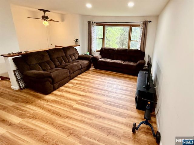 154 Cork Hill, Franklin, NJ 07416