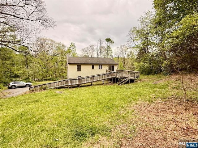 154 Cork Hill, Franklin, NJ 07416