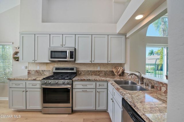 65 Iron Ridge Lane, Simi Valley, CA 93065