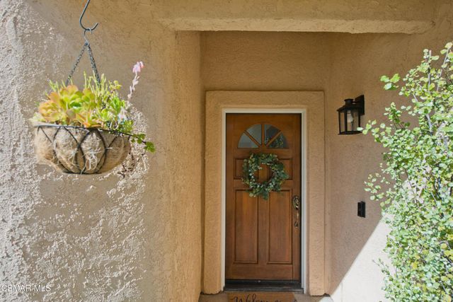 65 Iron Ridge Lane, Simi Valley, CA 93065