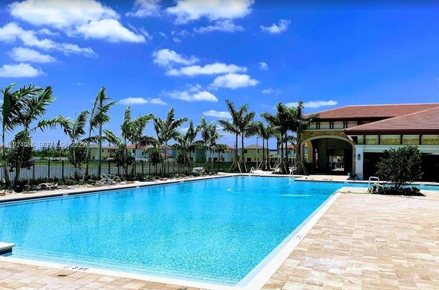 3355 W 106th Ter, Hialeah, FL 33018