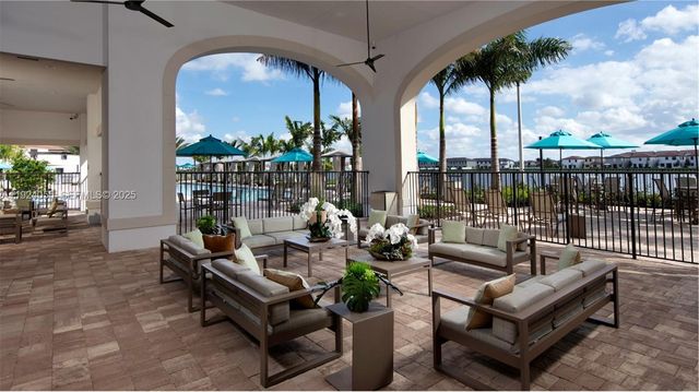 3355 W 106th Ter, Hialeah, FL 33018