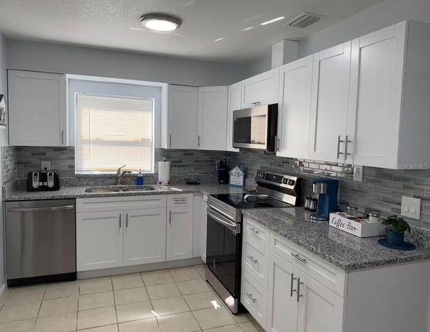 7316 WILLOW PARK DRIVE, Tampa, FL 33637