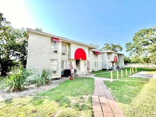 2717 Hadley Street 16, Houston, TX 77004