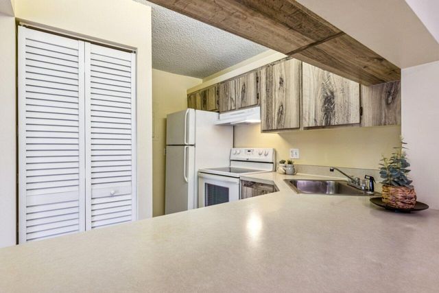 618 Sea Pine Way A2, Greenacres, FL 33415