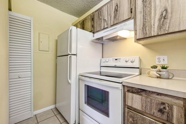 618 Sea Pine Way A2, Greenacres, FL 33415