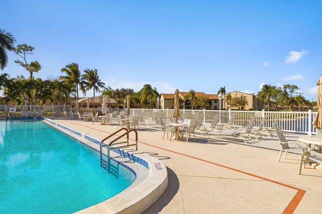 618 Sea Pine Way A2, Greenacres, FL 33415