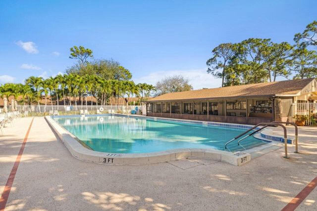 618 Sea Pine Way A2, Greenacres, FL 33415