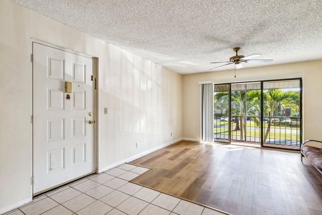 618 Sea Pine Way A2, Greenacres, FL 33415