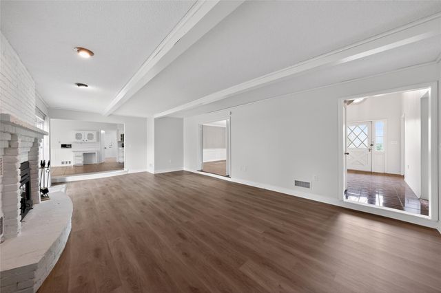 928 E Bear Creek Road, Glenn Heights, TX 75154